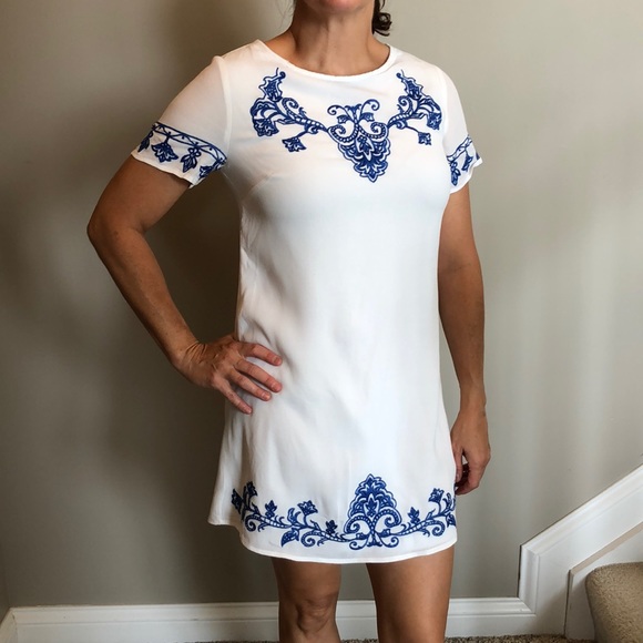 Lulu’s embroidered blue and white sheath dress